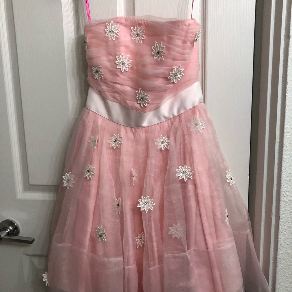 Betsy Johnson Pink Daisy Dress! SZ 4. Stunning!